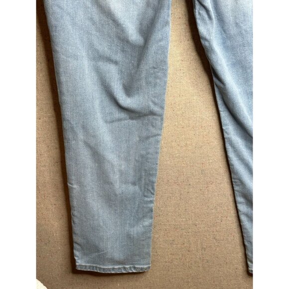 St Johns Bay Girlfriend Light Wash Denim Jeans Womens Casual Mid-Rise Size 14 - Picture 6 of 7